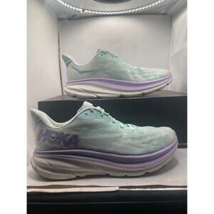 HOKA WOMENS CLIFTON 9 RUNNING SHOES.  Size 9B